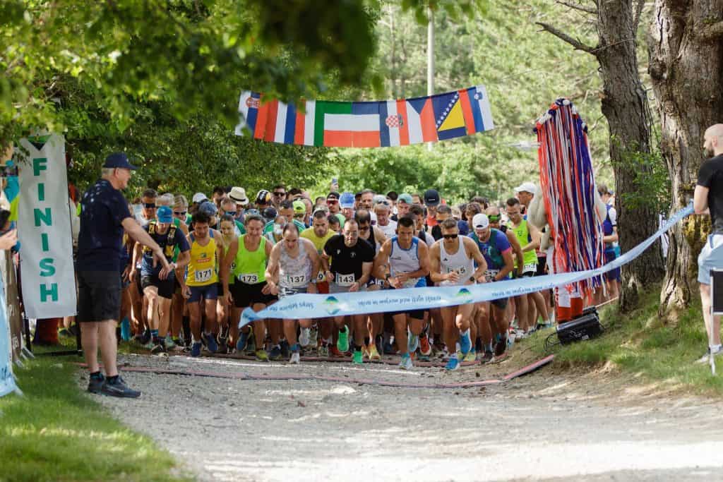 Udeleženci tekaškega dogodka Tekaško društvo Bistrc na startu.